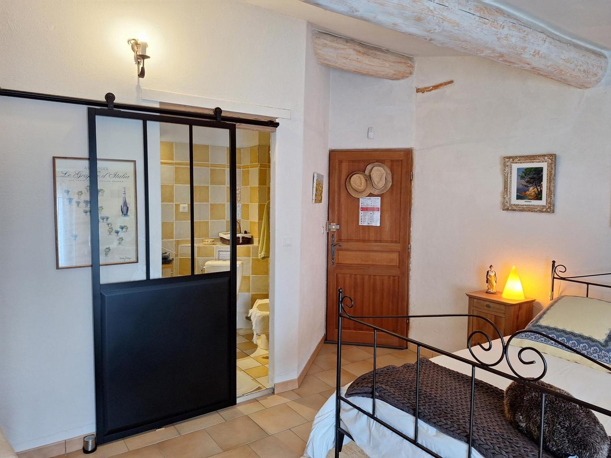 Clos Des Herissons - Chambres D'Hote - Piscine & Jardin Lauris ภายนอก รูปภาพ
